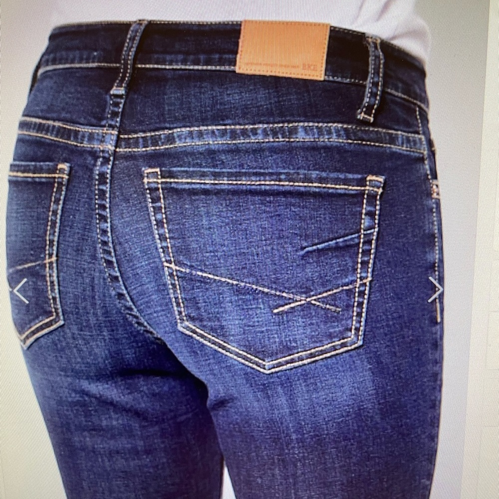 BKE Payton Bootcut Mid-rise universal fit. Size 27x31.5